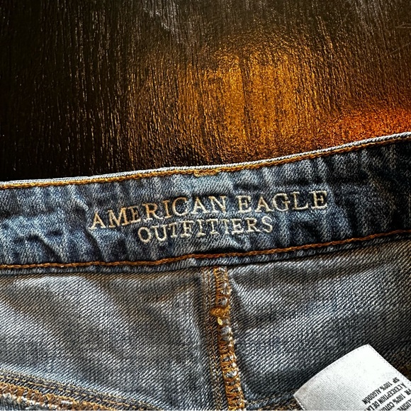 American Eagle Size 2 Embroidered Patches Light wash Denim Jean - Picture 5 of 7